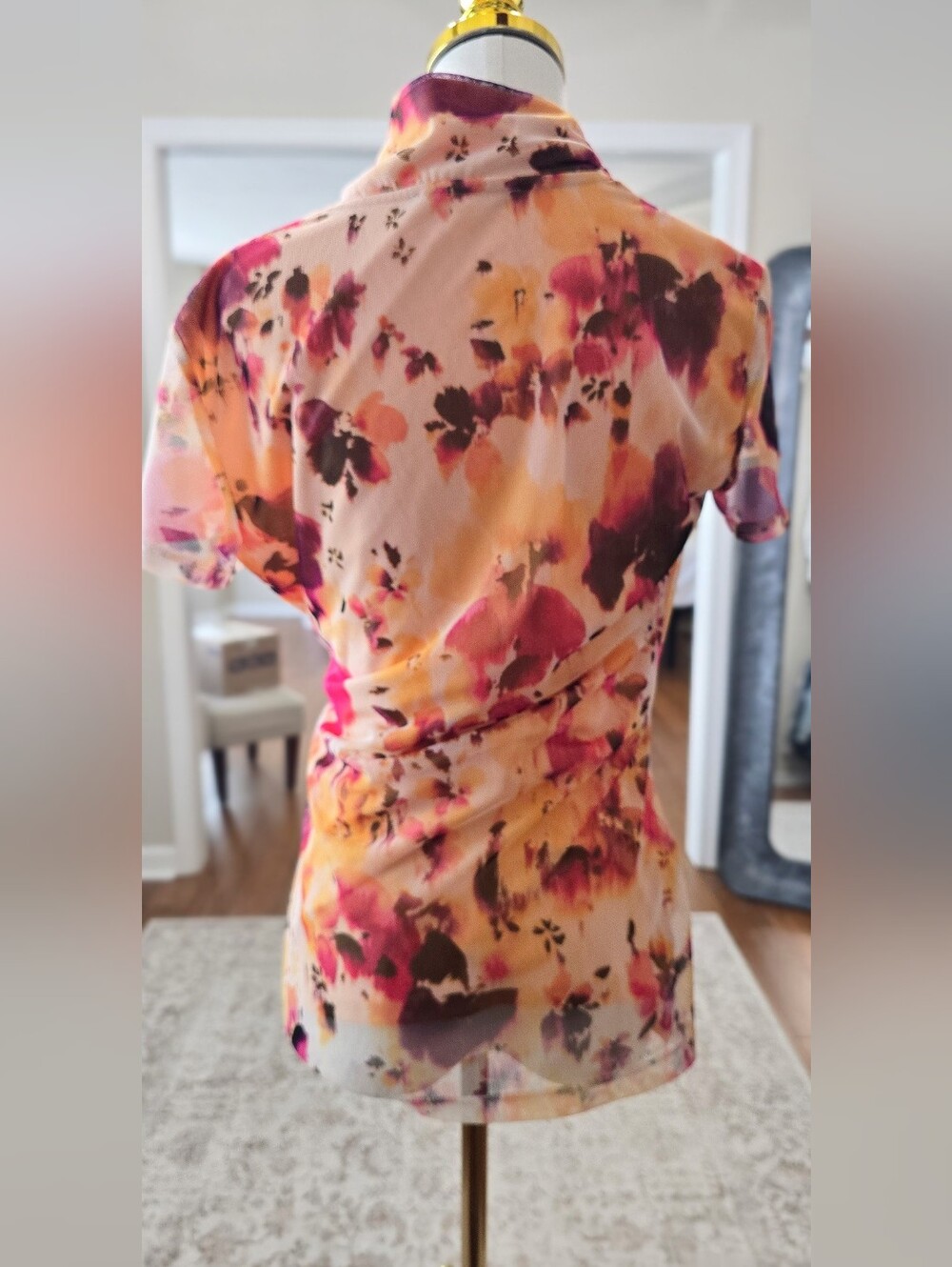DKNY Size M -Floral Wrap-Style Short Sleeve Top - Peach & Pink - Picture 5 of 8